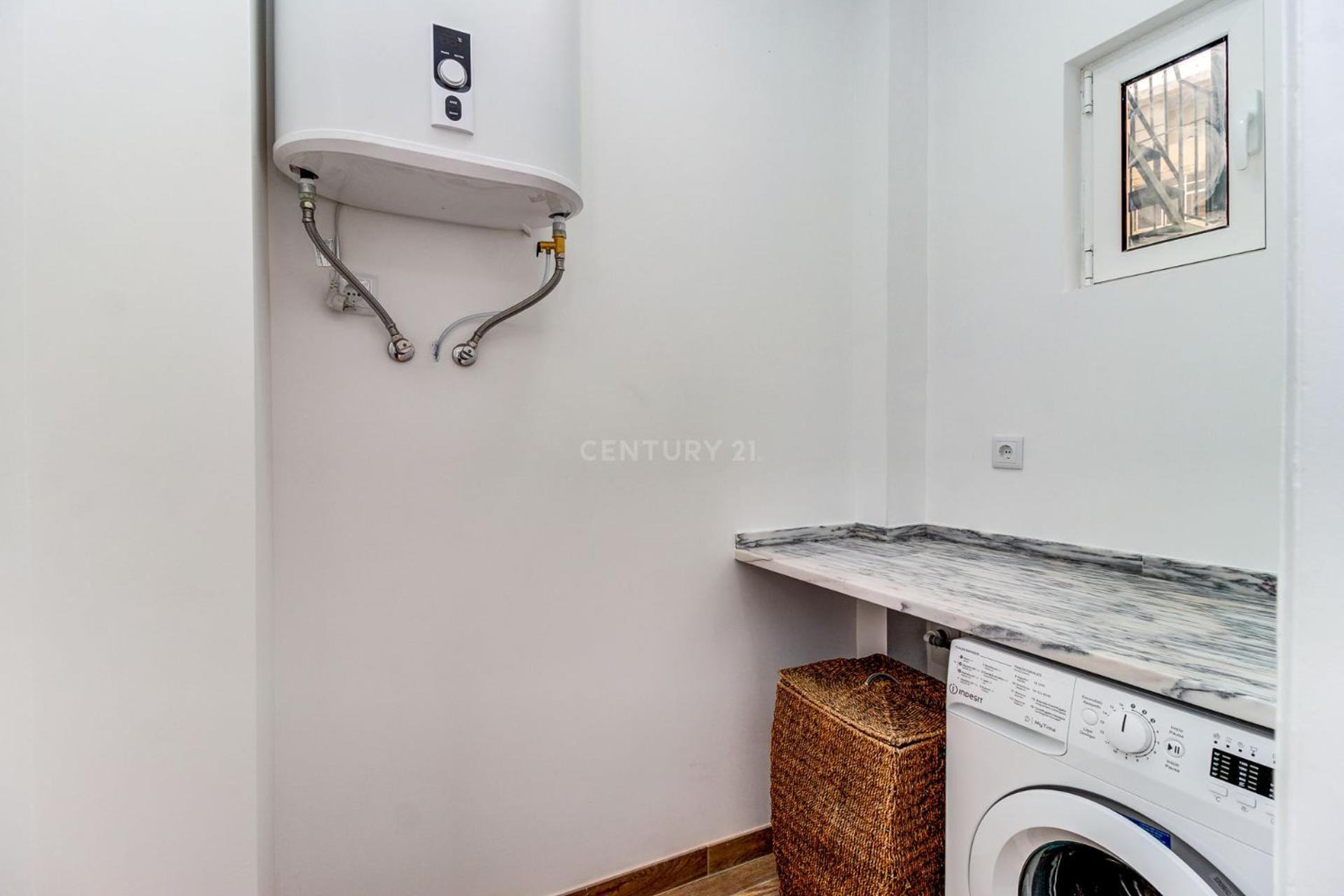Quarto Aconchegante Com Janela E Vista Para Cidade Hospedagem domiciliar Lisboa