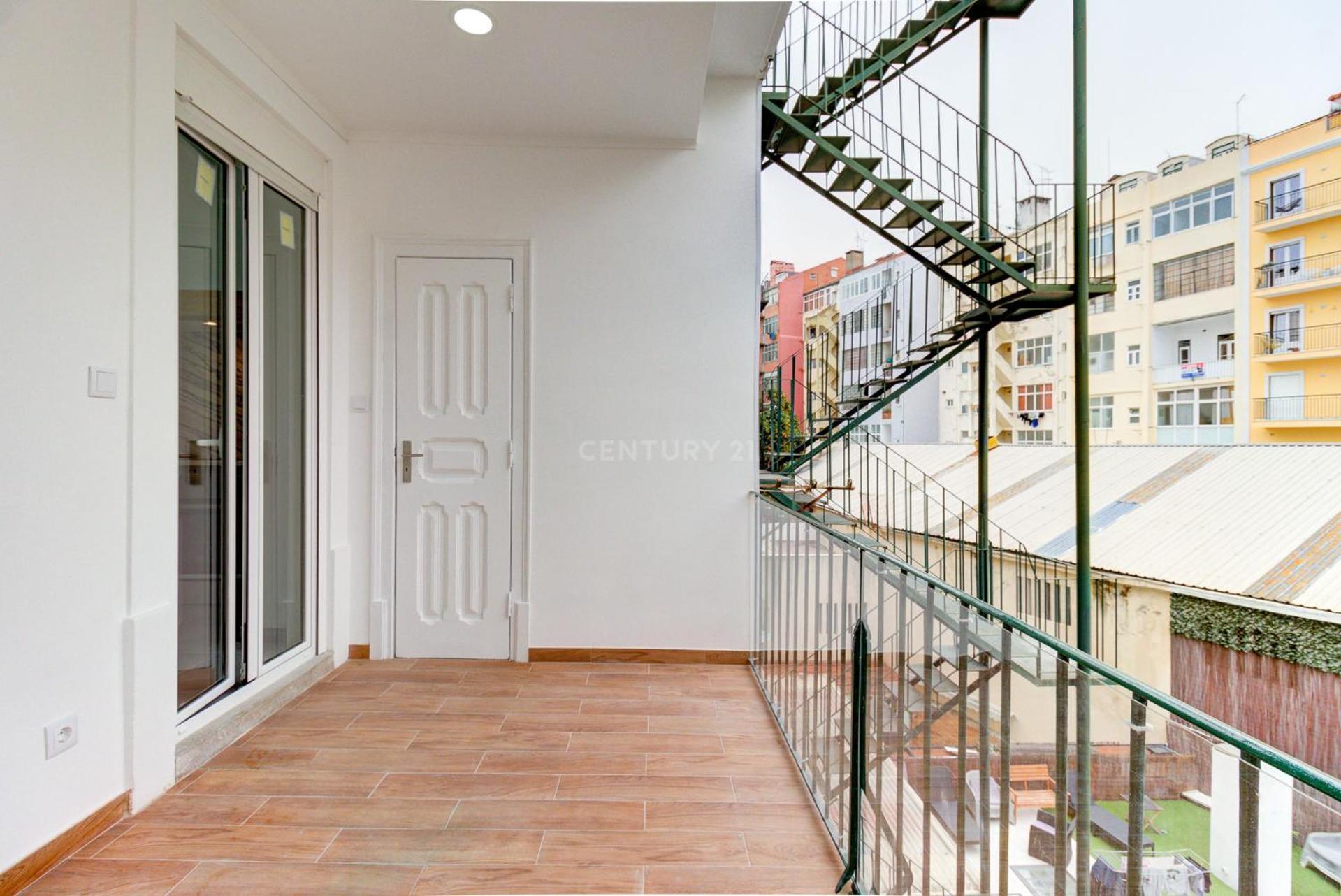 Quarto Aconchegante Com Janela E Vista Para Cidade Hospedagem domiciliar